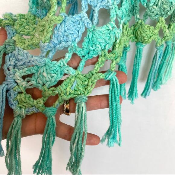 Vintage Hand Crocheted Variegated Ombré Poncho One Size - Picture 4 of 8